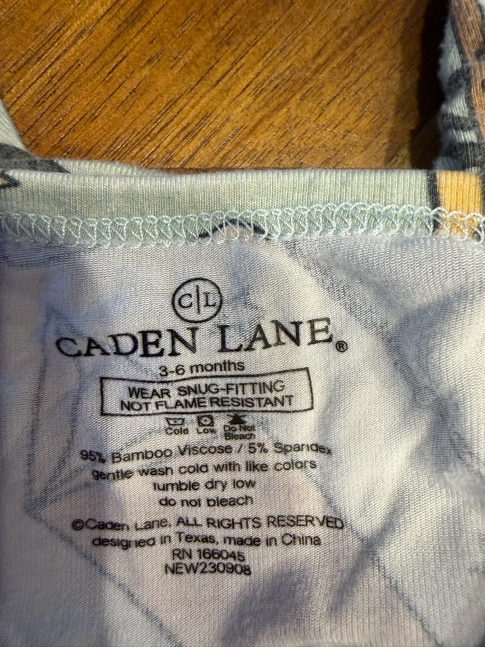 Baby boy bamboo lot 4 pieces Kyte BABY milkberry Caden Lane Posh Peanut Flaws - Picture 4 of 10